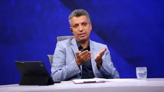عادل فردوسی‌پور دست وزیر ارشاد را بوسید؟ فریمی که روایت ویدیوی جنجالی را تغییر داد