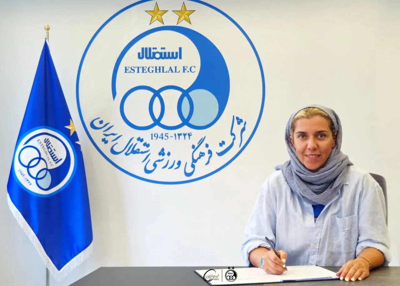 عکس | عسل پورحیدری با استقلال تمدید کرد