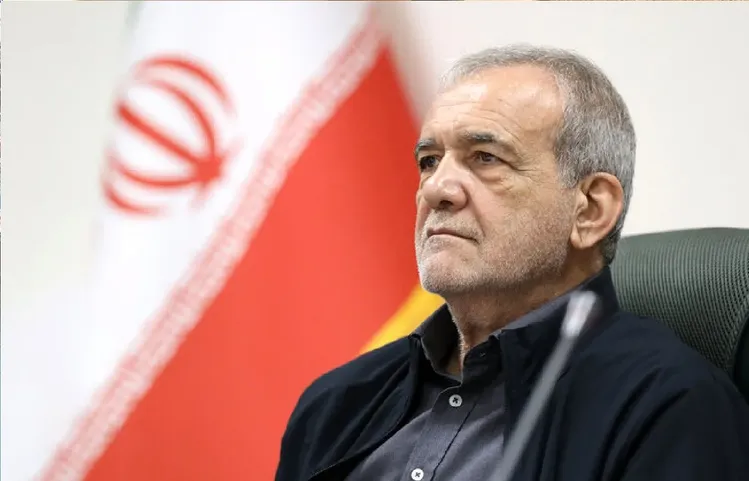 پزشکیان: وقتی جوان ما در خیابان مشکل دارد، مقصر ماییم؛ نخستین دبیرستان هوشمند پلیس افتتاح شد