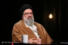 آیت‌الله خاتمی: اروپا و آمریکا سر و ته یک کرباسند