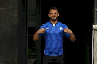 مهاجم سابق استقلال سرمربی شد