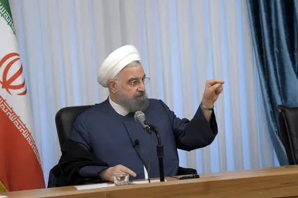 روحانی: جنگ باید عزتمندانه تمام شود؛ «تنگه هرمز بی‌کشتی به چه درد می‌خورد؟»