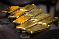قیمت جهانی طلا امروز ۱۷ شهریور ۱۴۰۵؛ جهش ین طلا را بالا کشید / همه‌چیز در انتظار تورم آمریکا