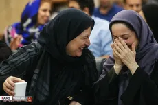 امروز به روایت تصویر/ تقدیر از عوامل پایتخت/ حاشیه جلسه هیات دولت/ دیدار رهبر انقلاب با کارکنان وزارت اطلاعات