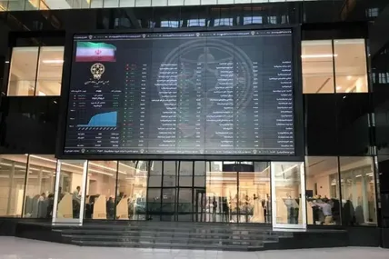 سیگنال متفاوت بورس در پایان تیر؛ شاخص کل عقب نشست اما سهام کوچک سبز شدند