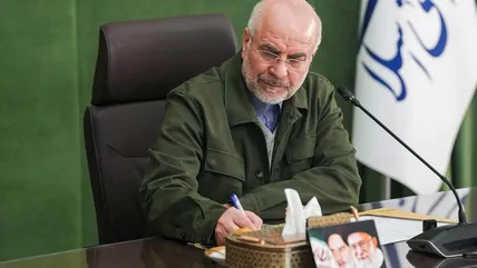 قالیباف: هرجا دست مردم باز باشد گِره‌های بزرگ باز می‌شود